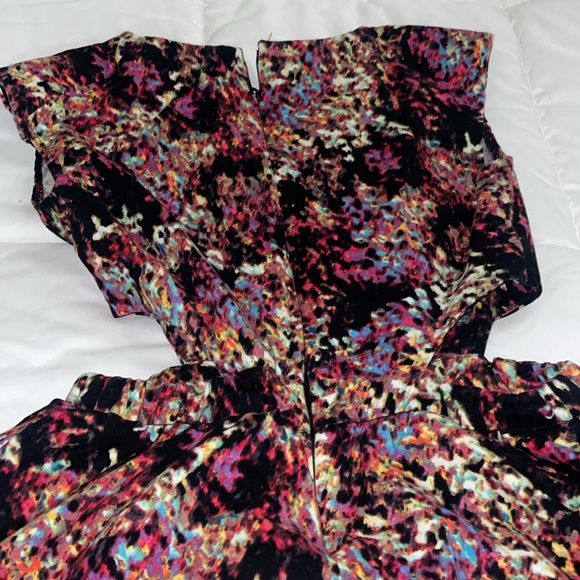 Pretty Dress - Picture 3 of 3